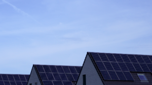 community vs rooftop solar